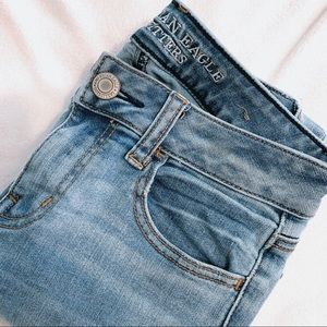 AMERICAN EAGLE | Mid-Rise Skinny Jegging